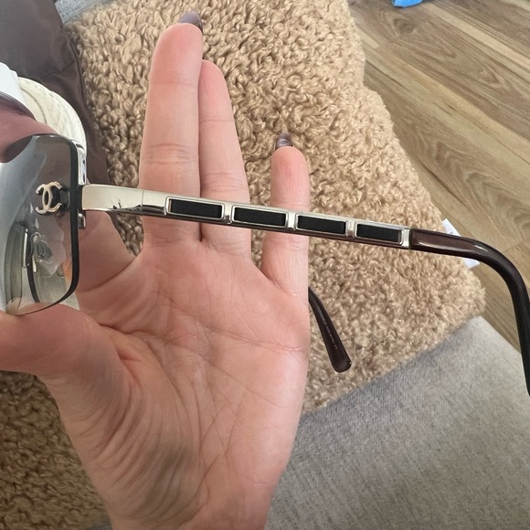 Chanel Sunglasses authentic - Picture 13 of 14